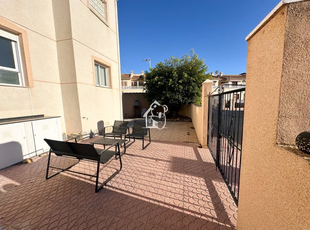 2 quarto Apartamento para arrendar em Ciudad Quesada com piscina - 900 € (Ref: 8981955)