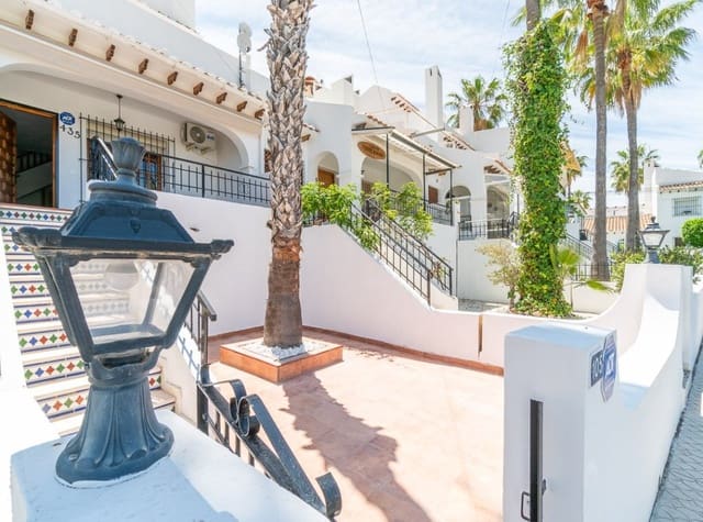 3 soveværelse Villa til leje i Villamartin, Orihuela med swimmingpool - € 1.700 (Ref: 8983774)