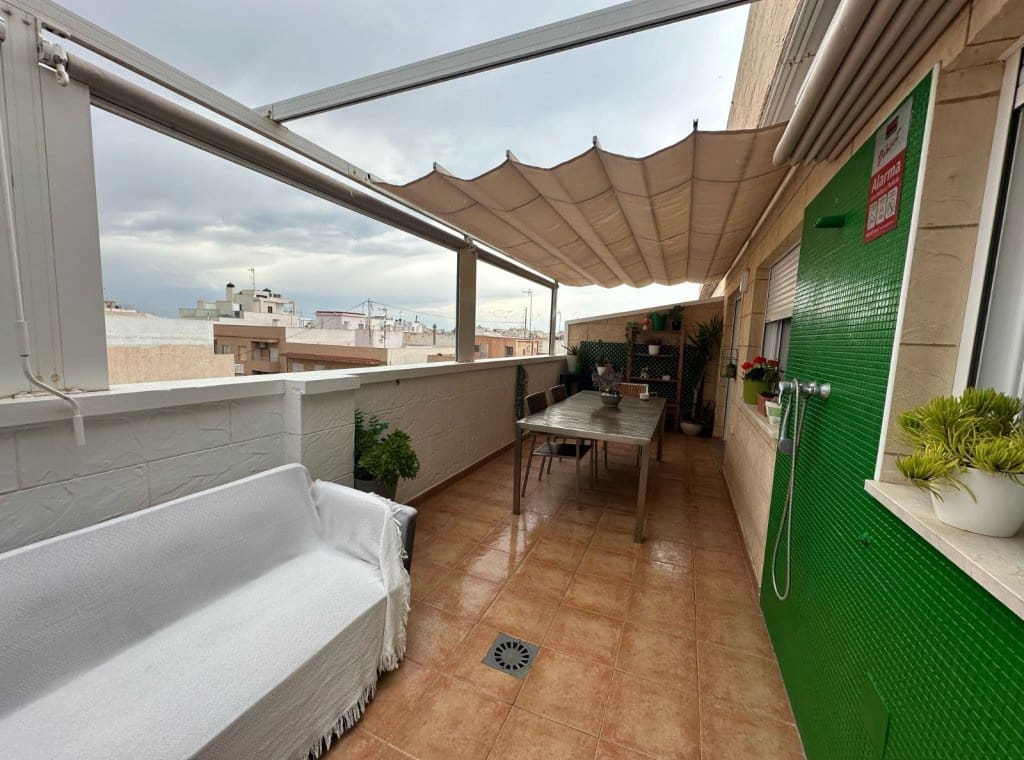 2 camera da letto Attico da affittare in La Mata - 950 € (Rif: 8998583)