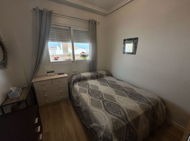 2 slaapkamer Penthouse te huur in Gaspar Perelló, Torrevieja - € 950 (Ref: 8998583)