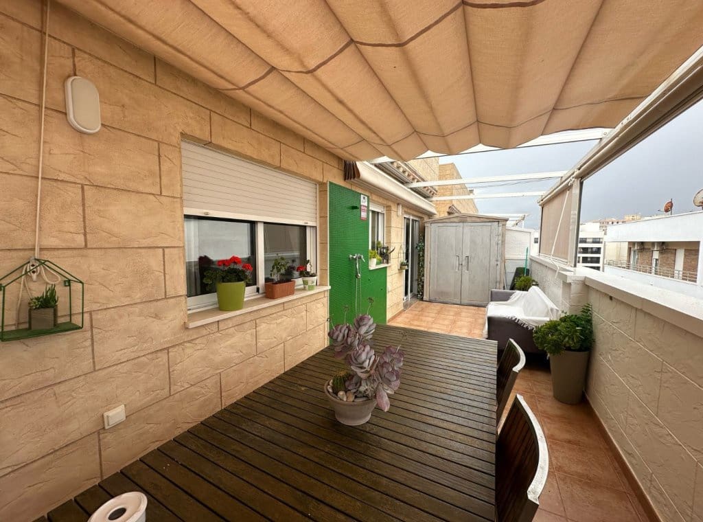 2 camera da letto Attico da affittare in La Mata - 950 € (Rif: 8998583)