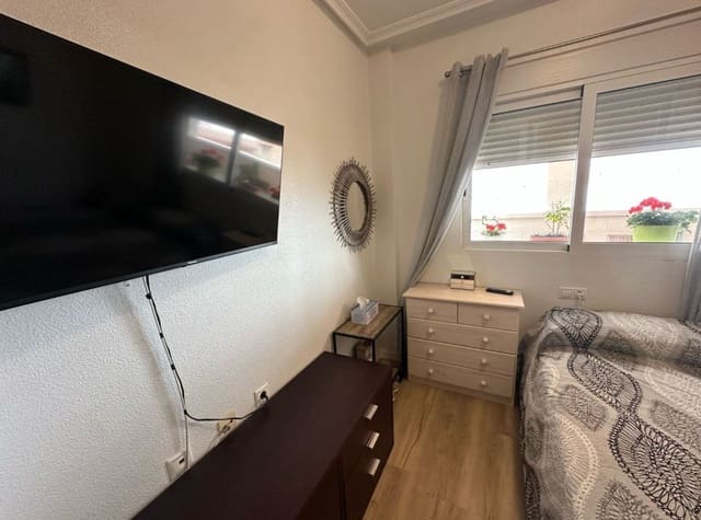 2 slaapkamer Penthouse te huur in Gaspar Perelló, Torrevieja - € 950 (Ref: 8998583)