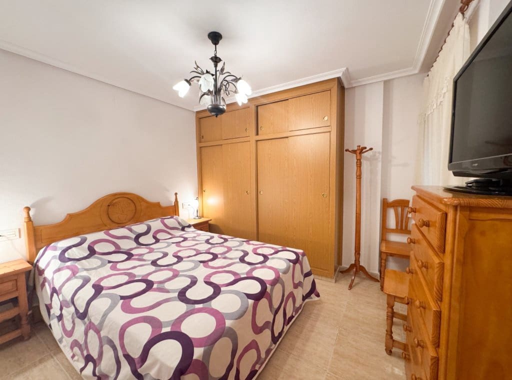 3 soverom Leilighet til leie i Torrevieja - € 1 000 (Ref: 8998584)