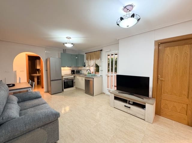 3 slaapkamer Appartement te huur in Las Piscinas Naturales, Torrevieja - € 1.000 (Ref: 8998584)