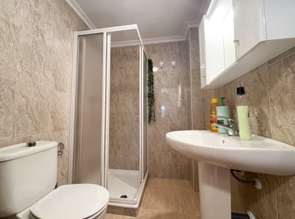 3 soverom Leilighet til leie i Torrevieja - € 1 000 (Ref: 8998584)