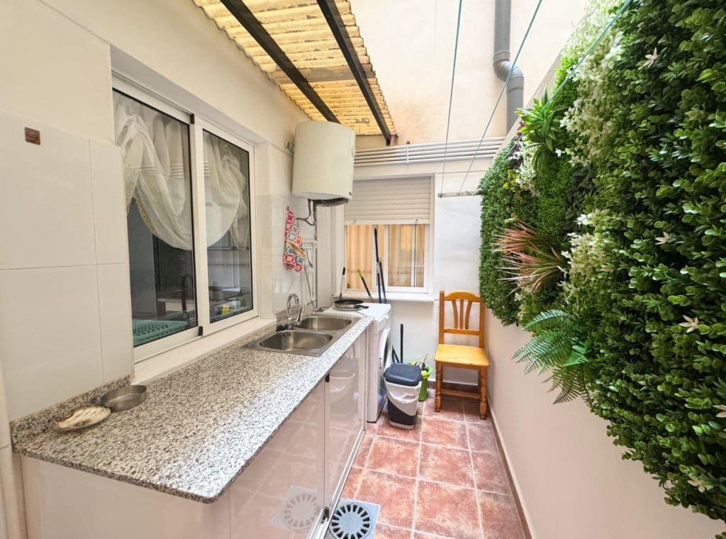 3 soverom Leilighet til leie i Torrevieja - € 1 000 (Ref: 8998584)