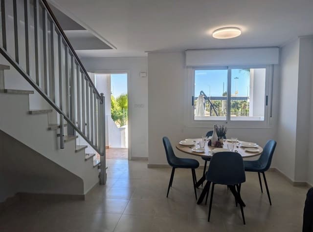 3 bedroom Townhouse for rent in Los Altos with pool garage - € 1,500 (Ref: 8998585)