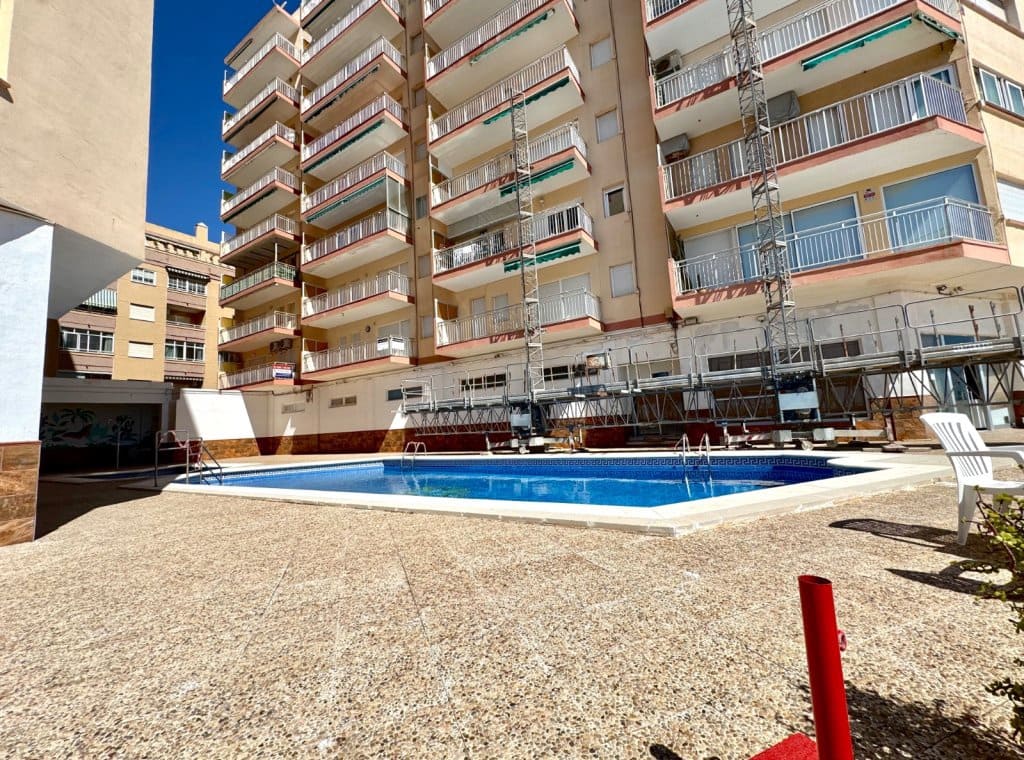 3 soveværelse Lejlighed til leje i Torrevieja med swimmingpool - € 1.650 (Ref: 8998586)
