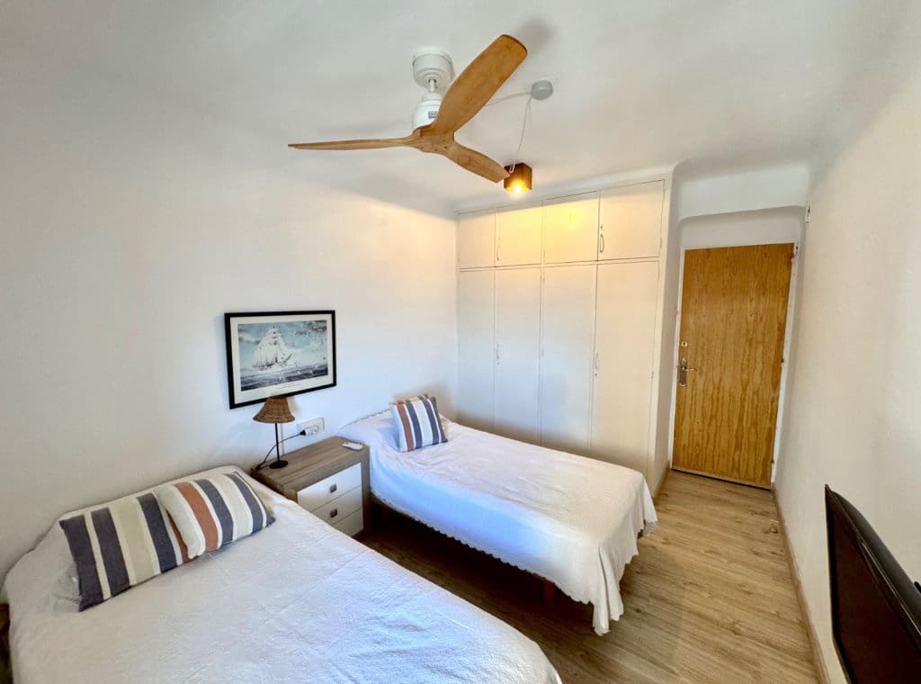 3 soveværelse Lejlighed til leje i Torrevieja med swimmingpool - € 1.650 (Ref: 8998586)