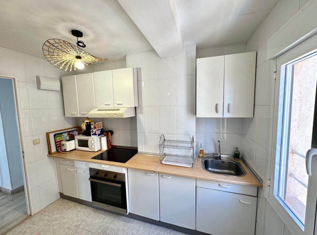 3 soveværelse Lejlighed til leje i Torrevieja med swimmingpool - € 1.650 (Ref: 8998586)