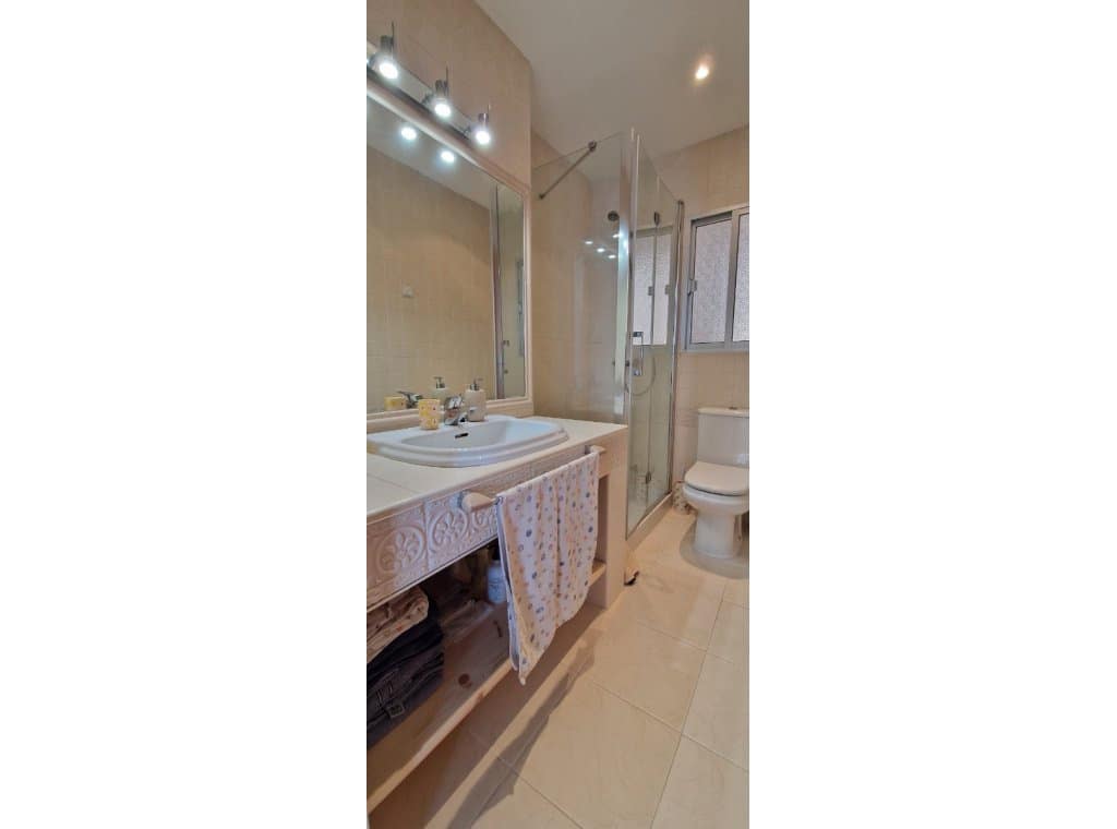 3 soveværelse Lejlighed til leje i Torrevieja med swimmingpool - € 1.650 (Ref: 8998586)