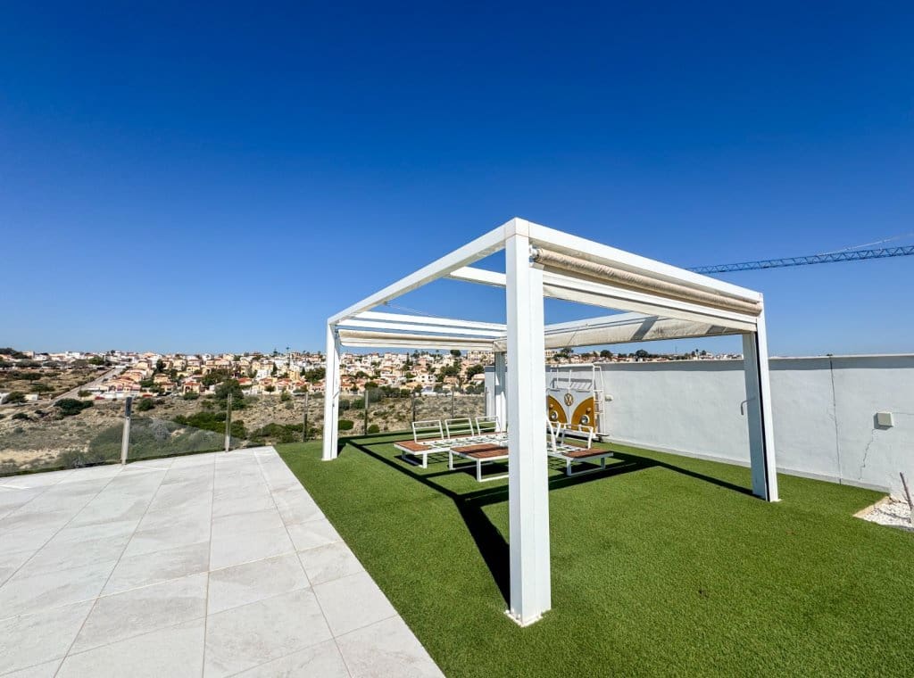 3 bedroom Villa for rent in San Fulgencio with pool garage - € 2,500 (Ref: 9000840)