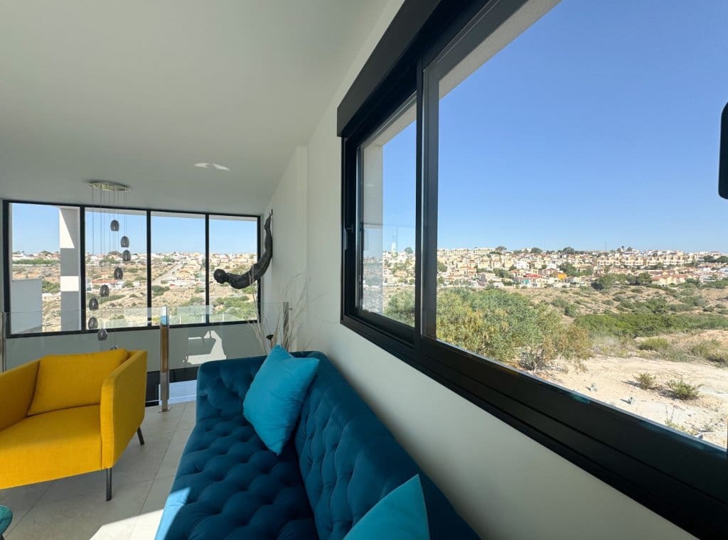 3 bedroom Villa for rent in San Fulgencio with pool garage - € 2,500 (Ref: 9000840)