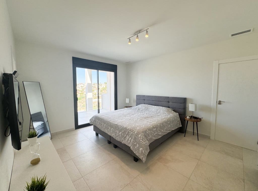 3 bedroom Villa for rent in San Fulgencio with pool garage - € 2,500 (Ref: 9000840)