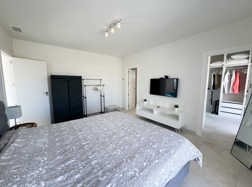 3 bedroom Villa for rent in San Fulgencio with pool garage - € 2,500 (Ref: 9000840)