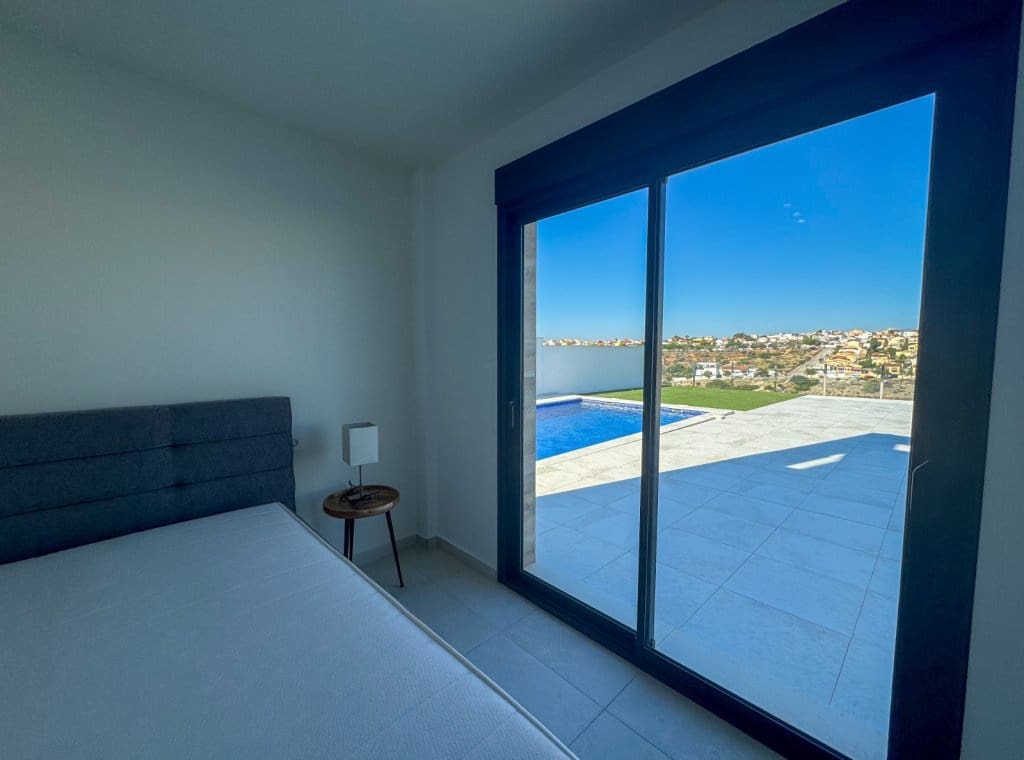 3 bedroom Villa for rent in San Fulgencio with pool garage - € 2,500 (Ref: 9000840)