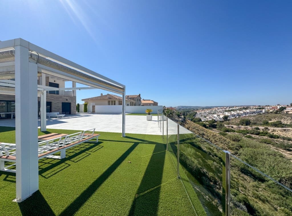 3 bedroom Villa for sale in San Fulgencio with pool garage - € 885,000 (Ref: 9002722)