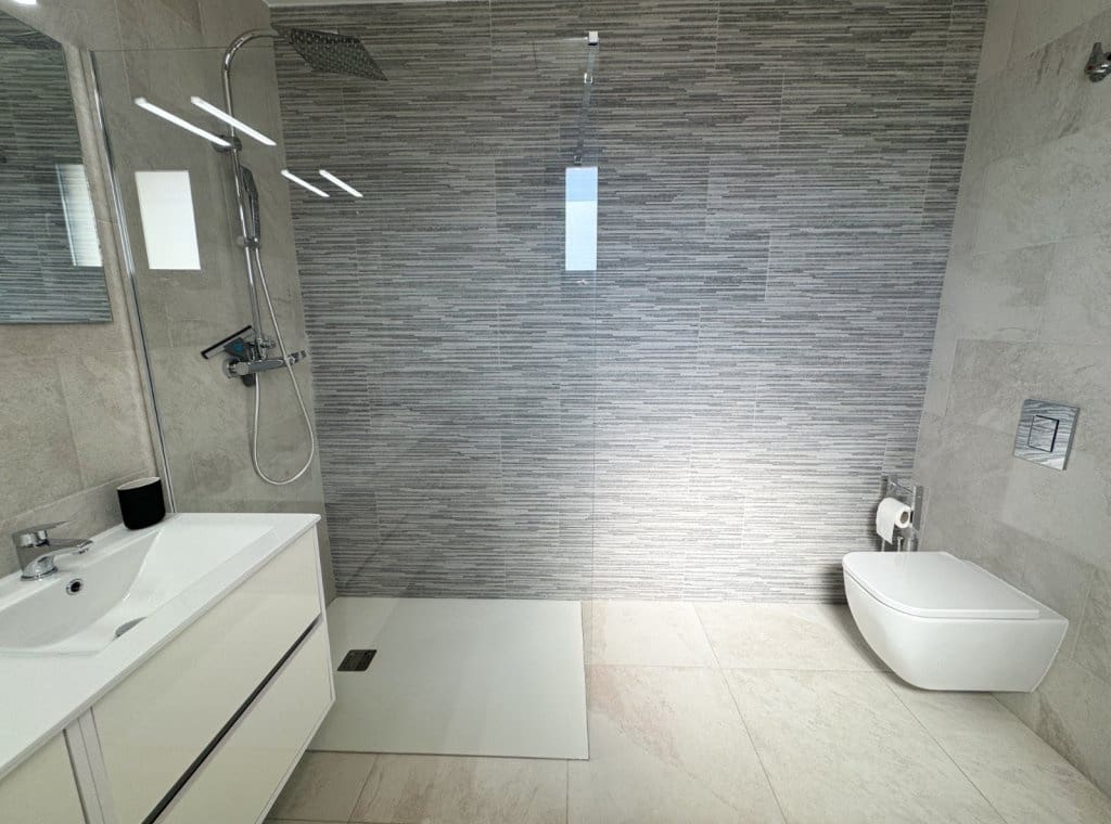 3 bedroom Villa for sale in San Fulgencio with pool garage - € 885,000 (Ref: 9002722)