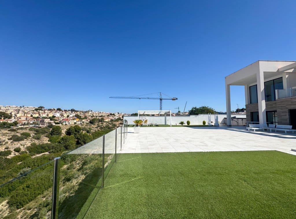 3 bedroom Villa for sale in San Fulgencio with pool garage - € 885,000 (Ref: 9002722)