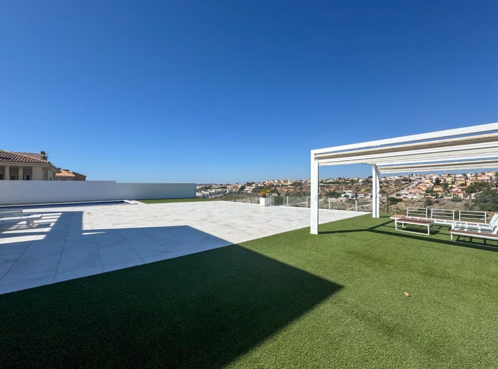 3 bedroom Villa for sale in San Fulgencio with pool garage - € 885,000 (Ref: 9002722)