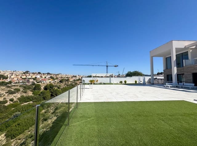 Chalet de 3 habitaciones en San Fulgencio en venta con piscina garaje - 885.000 € (Ref: 9002722)