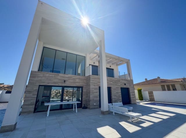 Chalet de 3 habitaciones en San Fulgencio en venta con piscina garaje - 885.000 € (Ref: 9002722)