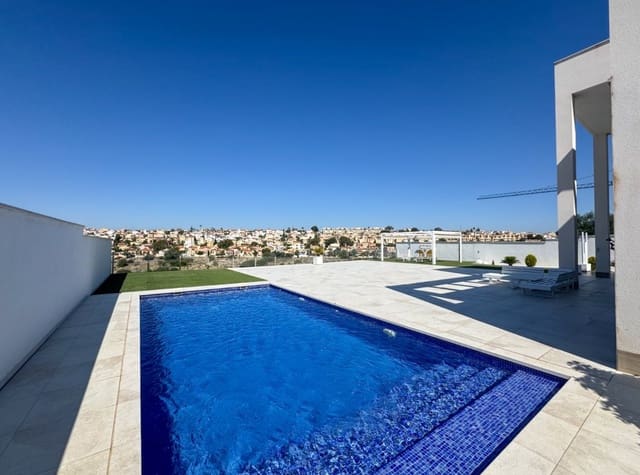 Chalet de 3 habitaciones en San Fulgencio en venta con piscina garaje - 885.000 € (Ref: 9002722)