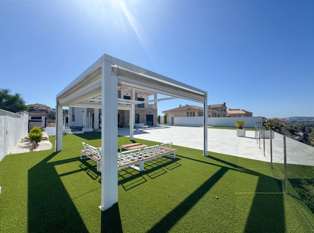 3 bedroom Villa for sale in San Fulgencio with pool garage - € 885,000 (Ref: 9002722)