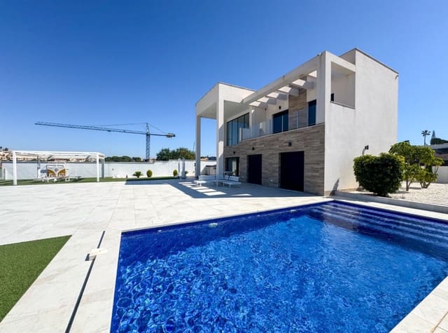 Chalet de 3 habitaciones en San Fulgencio en venta con piscina garaje - 885.000 € (Ref: 9002722)