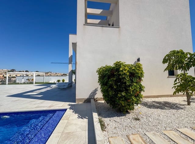 Chalet de 3 habitaciones en San Fulgencio en venta con piscina garaje - 885.000 € (Ref: 9002722)