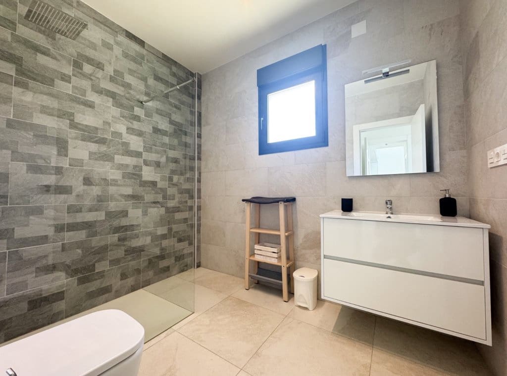 3 bedroom Villa for sale in San Fulgencio with pool garage - € 885,000 (Ref: 9002722)