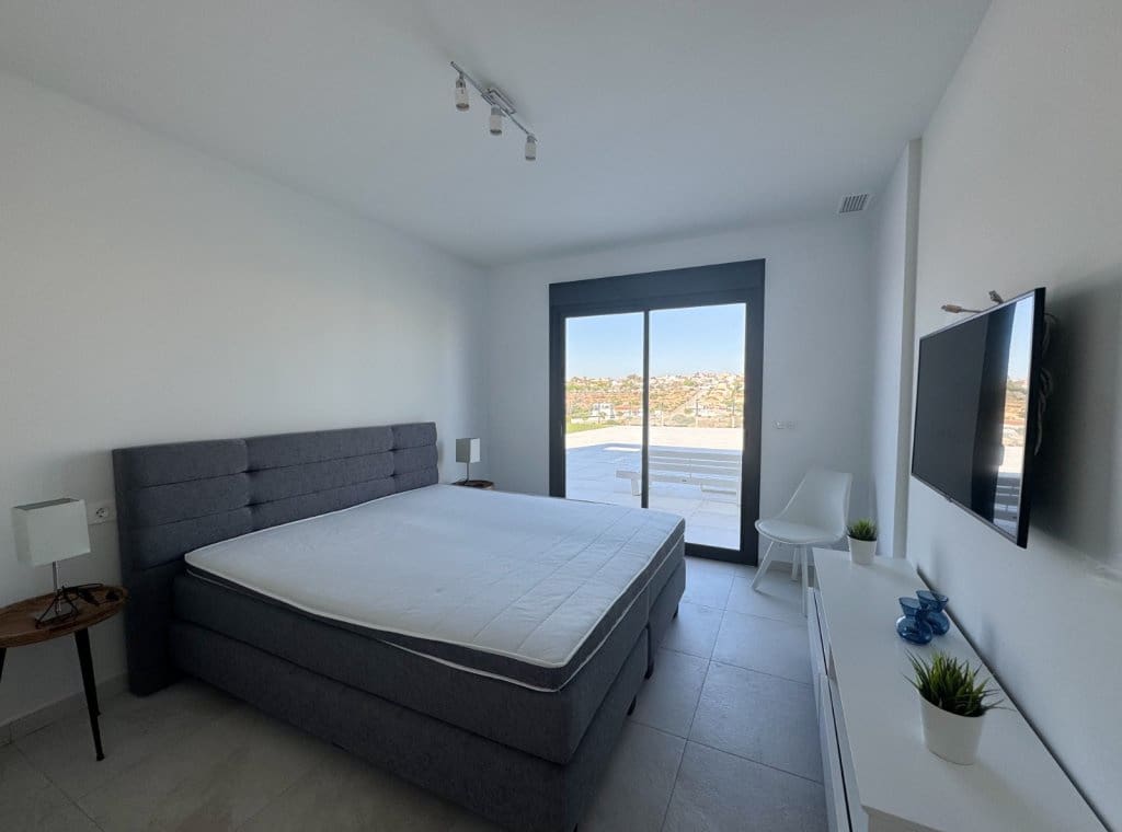 3 bedroom Villa for sale in San Fulgencio with pool garage - € 885,000 (Ref: 9002722)