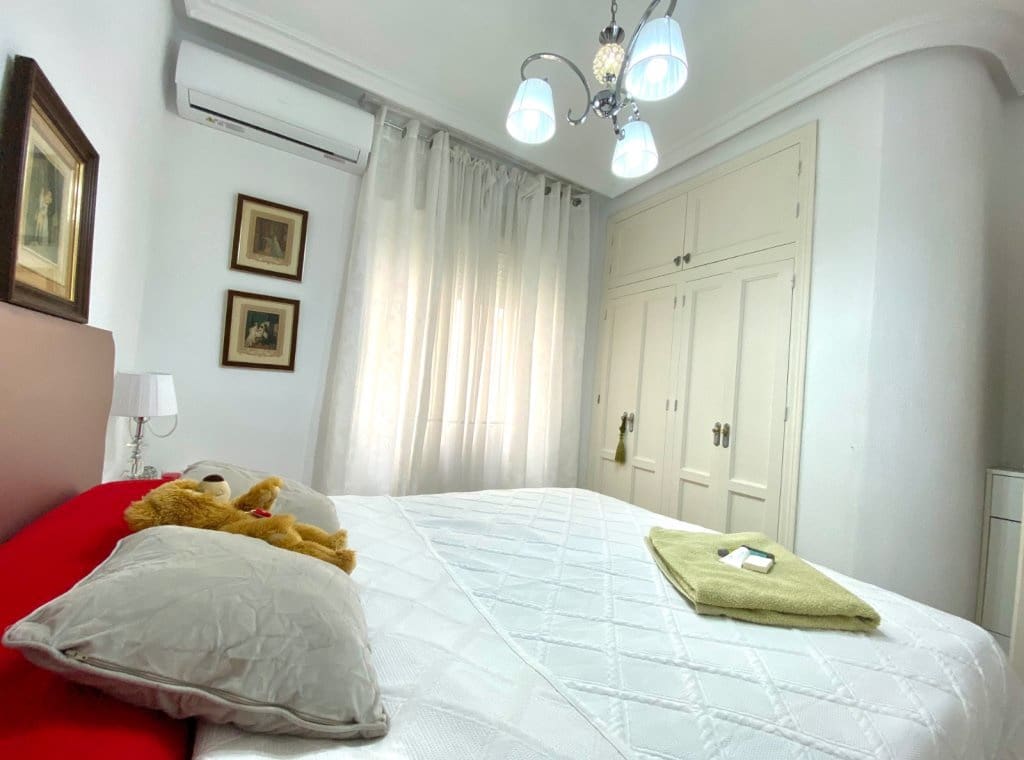 1 bedroom Flat for rent in Torrevieja - € 700 (Ref: 9002723)