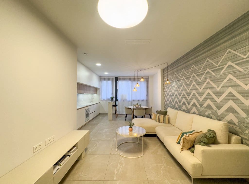 2 bedroom Apartment for rent in Torrevieja with pool garage - € 1,200 (Ref: 9016400)