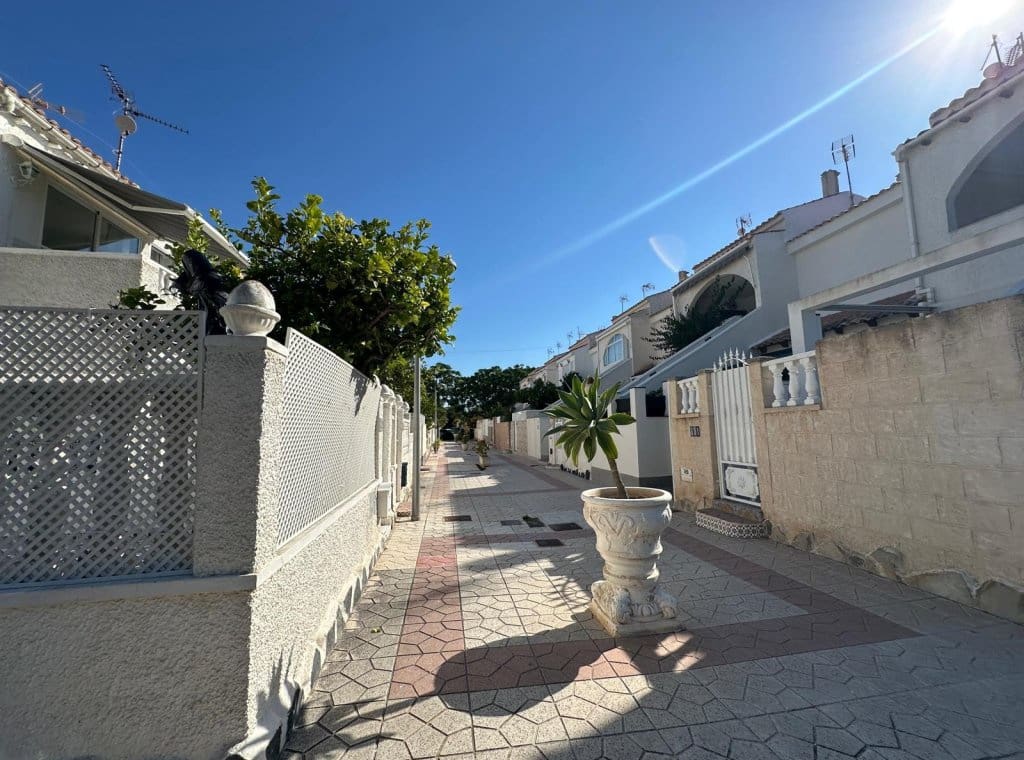 3 slaapkamer Huis te huur in Pilar de la Horadada - € 1.000 (Ref: 9026229)