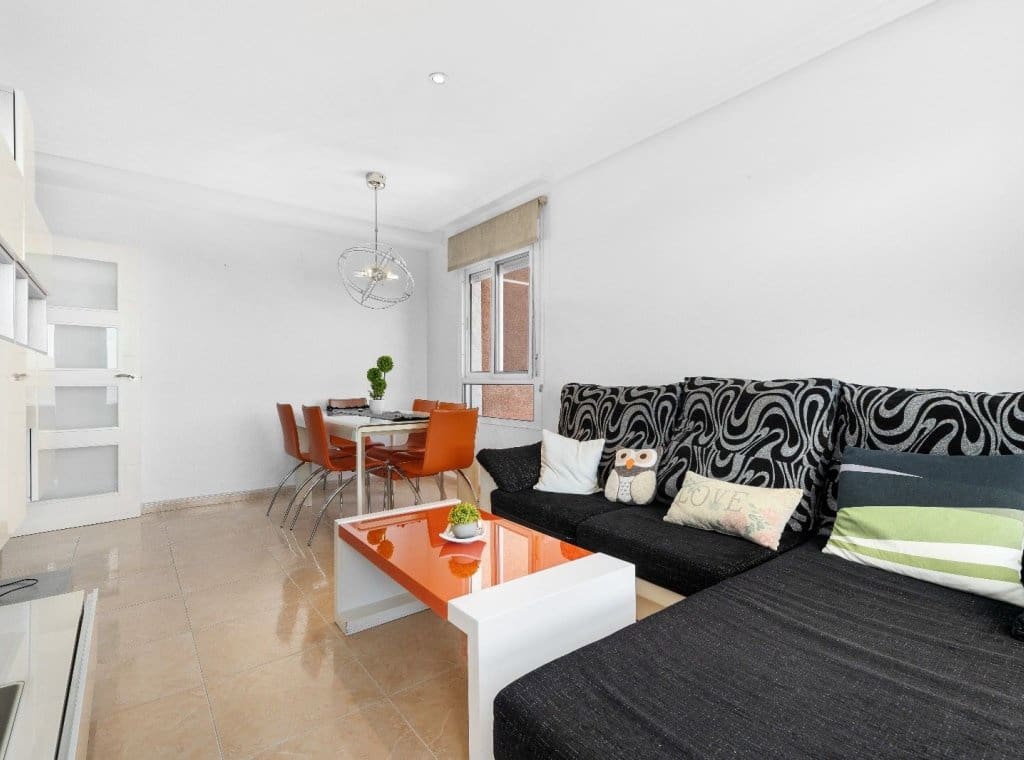 2 Zimmer Apartment zu vermieten in Guardamar del Segura mit Pool - 800 € (Ref: 9026231)