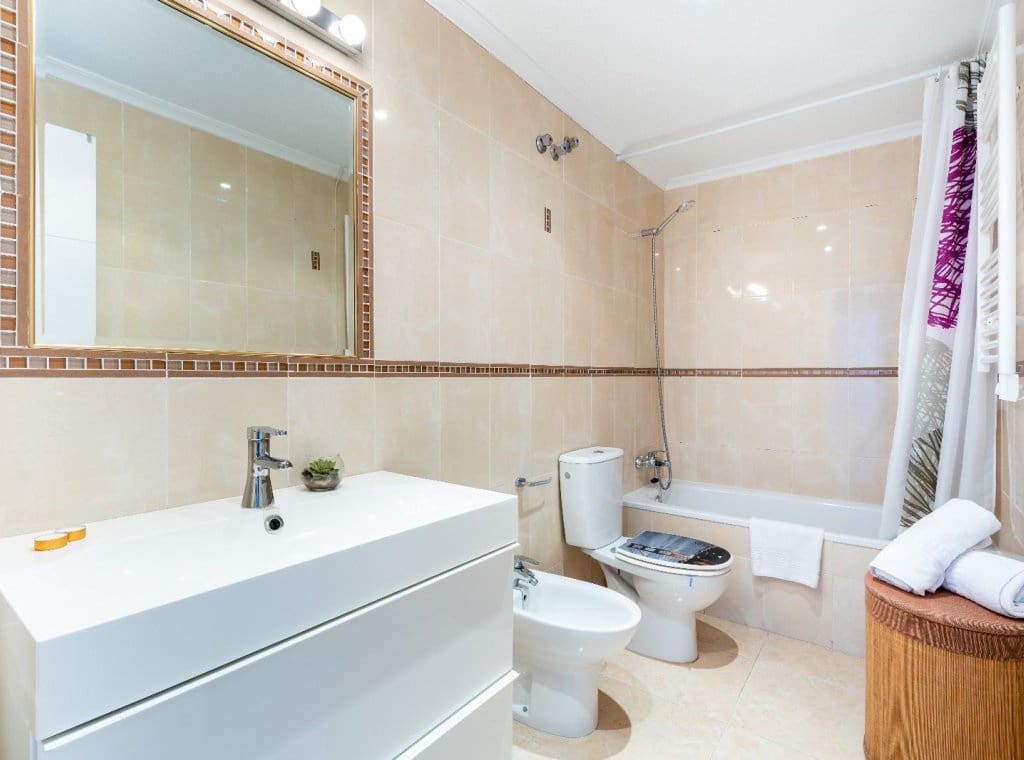 2 Zimmer Apartment zu vermieten in Guardamar del Segura mit Pool - 800 € (Ref: 9026231)