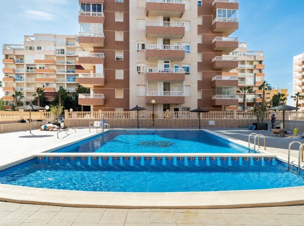 2 Zimmer Apartment zu vermieten in Guardamar del Segura mit Pool - 800 € (Ref: 9026231)
