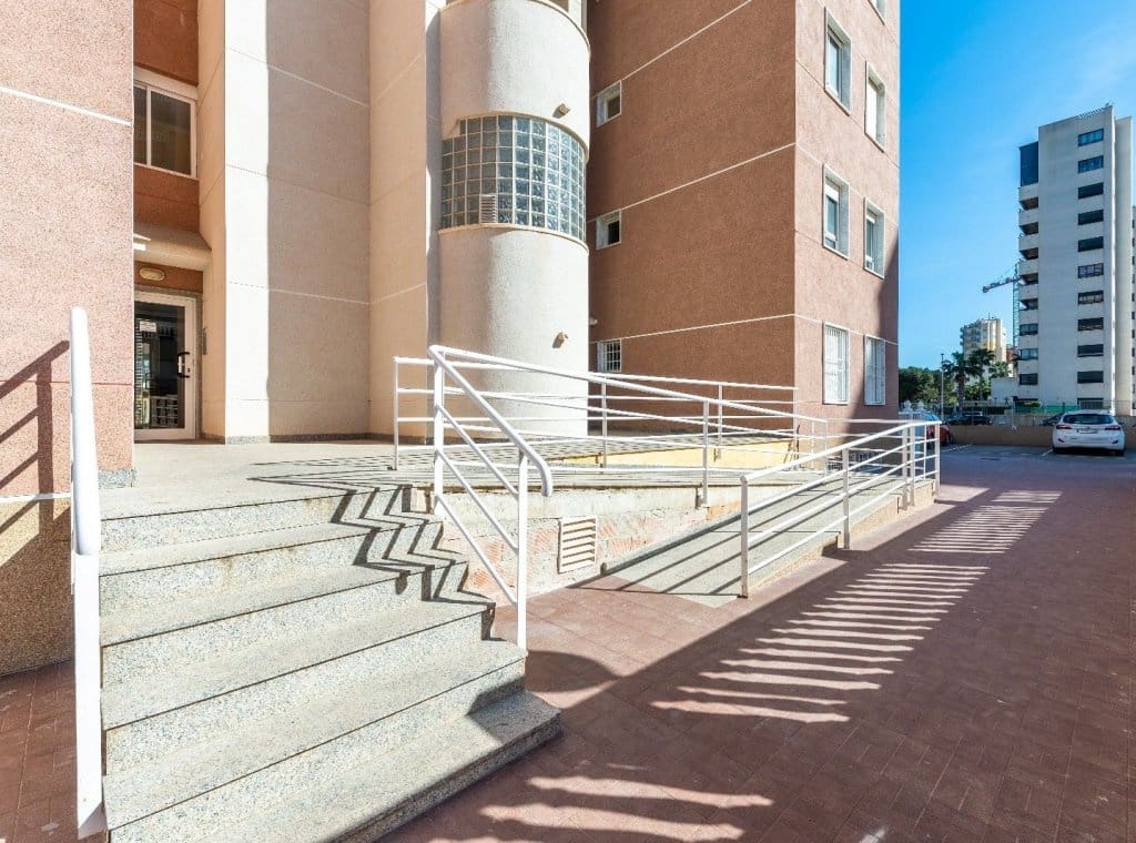 2 Zimmer Apartment zu vermieten in Guardamar del Segura mit Pool - 800 € (Ref: 9026231)