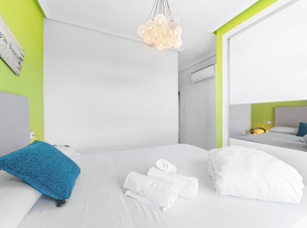 2 Zimmer Apartment zu vermieten in Guardamar del Segura mit Pool - 800 € (Ref: 9026231)