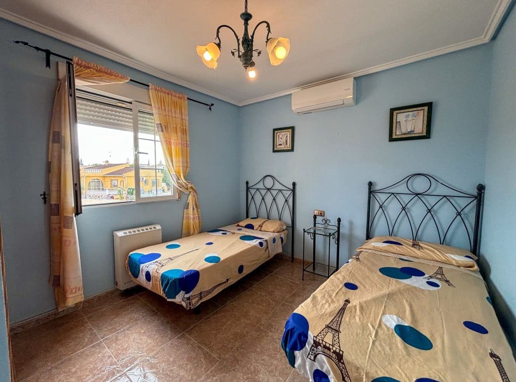 5 bedroom Villa for rent in Ciudad Quesada with pool - € 1,700 (Ref: 9041874)