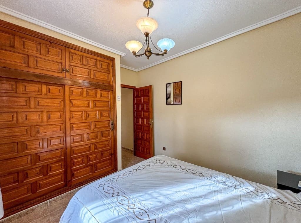 5 bedroom Villa for rent in Ciudad Quesada with pool - € 1,700 (Ref: 9041874)
