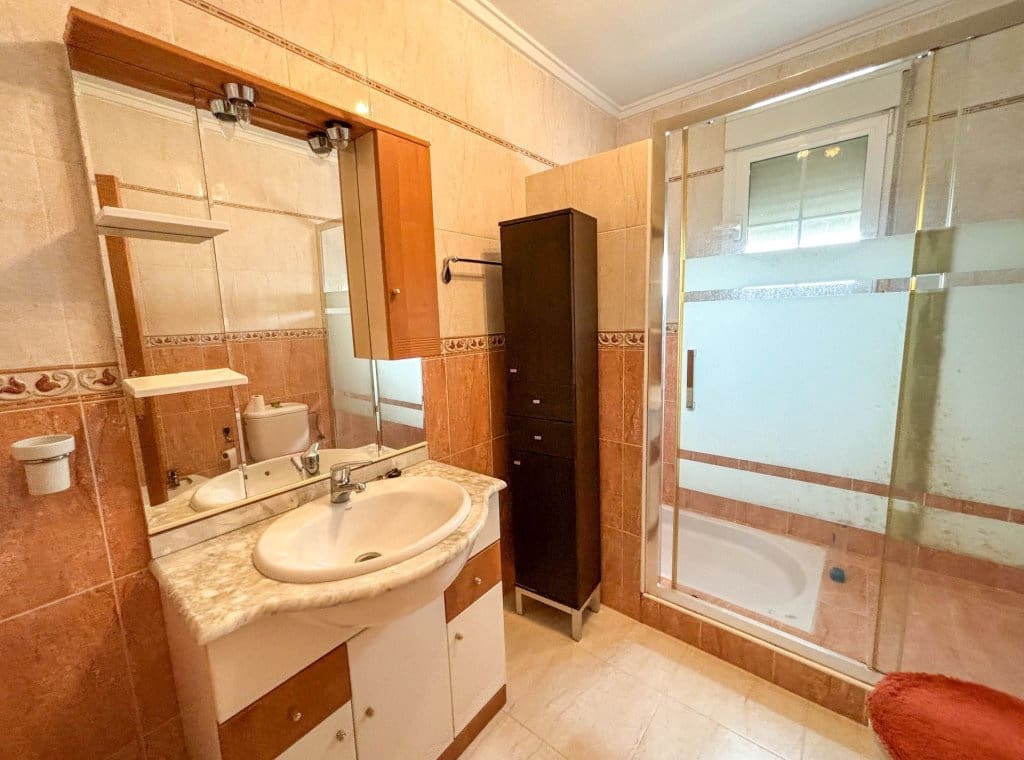 5 bedroom Villa for rent in Ciudad Quesada with pool - € 1,700 (Ref: 9041874)
