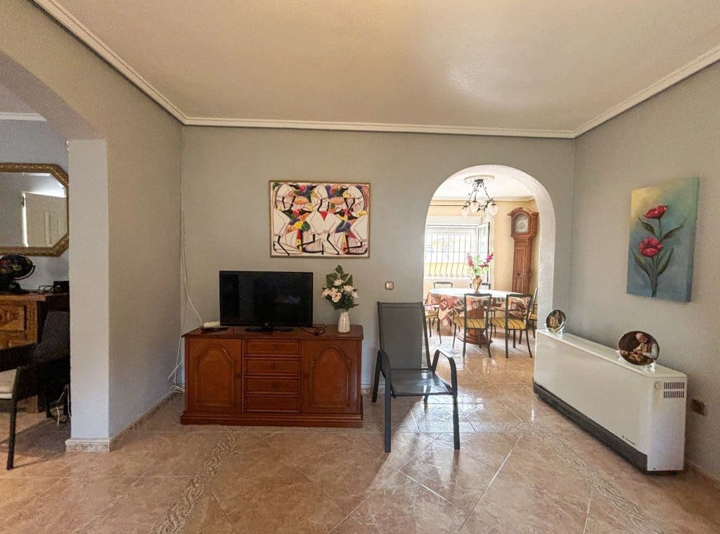 5 bedroom Villa for rent in Ciudad Quesada with pool - € 1,700 (Ref: 9041874)