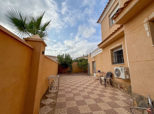 5 sypialnia Willa do wynajęcia w Ciudad Quesada, Rojales z basenem - 1 700 € (Ref: 9041874)