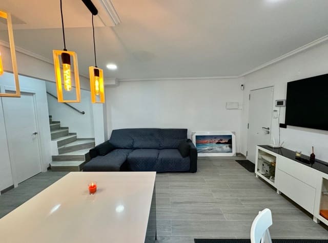 3 soverom Villa til leie i El Chaparral - La Siesta - La Torreta, Torrevieja med svømmebasseng - € 1 400 (Ref: 9050540)