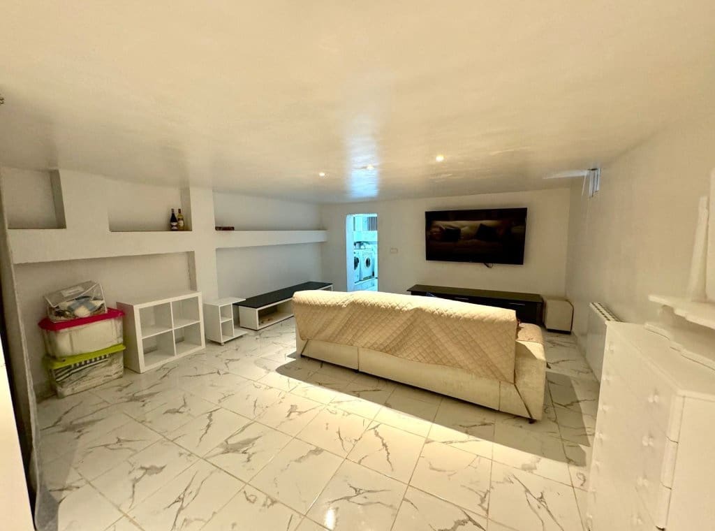 3 soverom Villa til leie i Torrevieja med svømmebasseng - € 1 400 (Ref: 9050540)