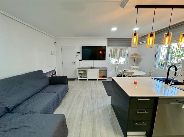 3 soverom Villa til leie i El Chaparral - La Siesta - La Torreta, Torrevieja med svømmebasseng - € 1 400 (Ref: 9050540)