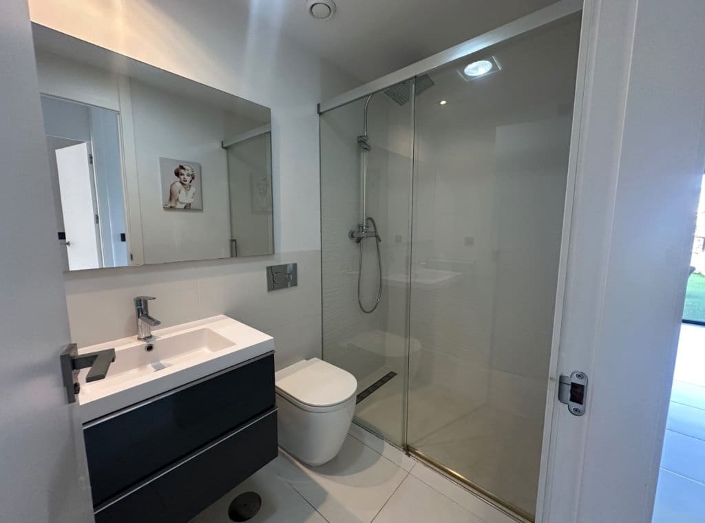 2 soveværelse Lejlighed til leje i Pilar de la Horadada med swimmingpool garage - € 1.000 (Ref: 9068387)