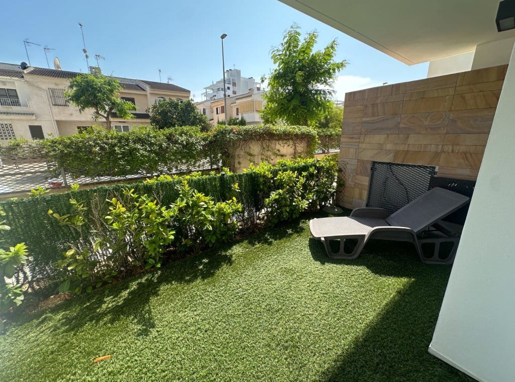 2 soveværelse Lejlighed til leje i Pilar de la Horadada med swimmingpool garage - € 1.000 (Ref: 9068387)